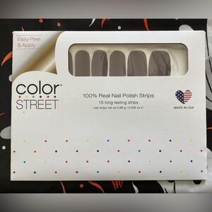 Color Street Berlin It to Win It Nail Strips